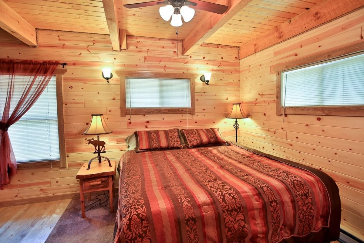Teton Lodge bedroom.